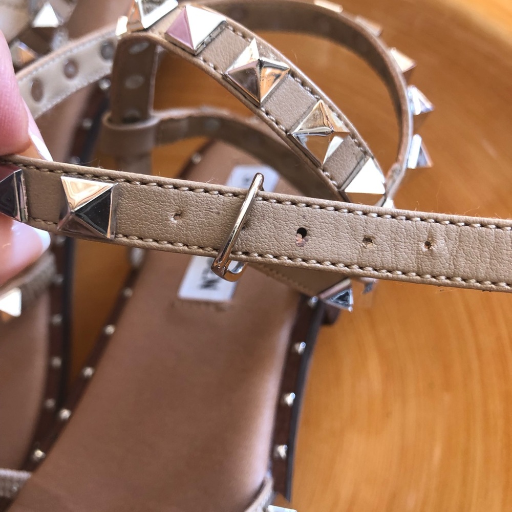 STEVE MADDEN LEATHER UPPER STRAPPY SANDALS STUDDED NEW - Picture 6 of 7